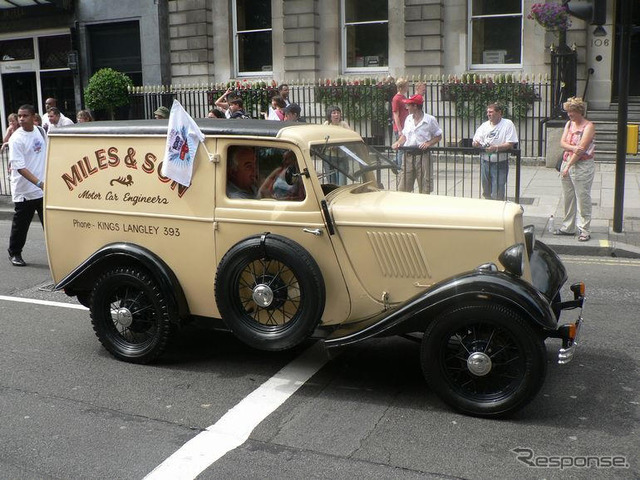 【ロンドンモーターショー06】パレード写真蔵…1900年代から、戦車も登場