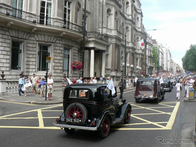 【ロンドンモーターショー06】パレード写真蔵…1900年代から、戦車も登場