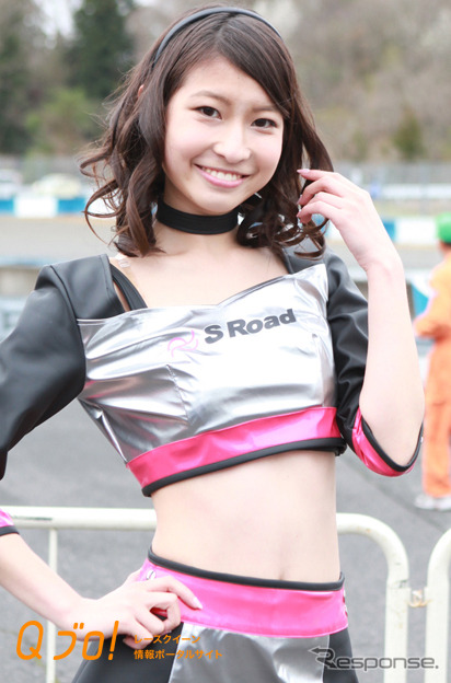 スーパーGT500No46『S Road GIRL』の平咲夏加・鈴木紗楽