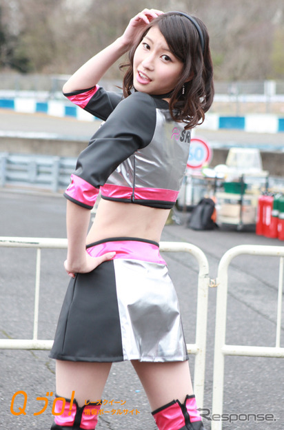 スーパーGT500No46『S Road GIRL』の平咲夏加・鈴木紗楽