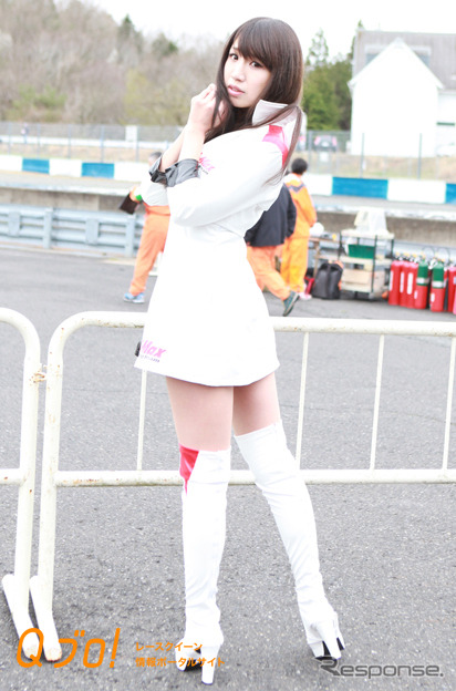 スーパーGT『B-MAX NDDP Racing Girl』・真山明梨
