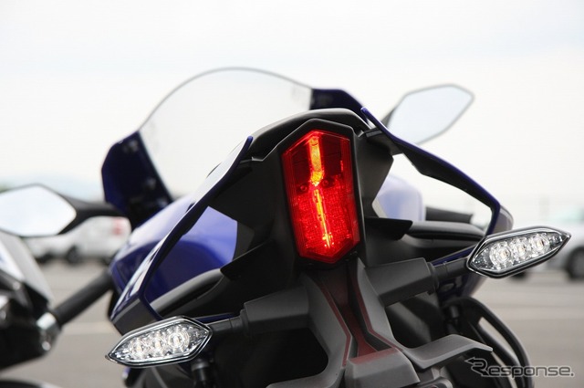 ヤマハ YZF-R1 & R1M