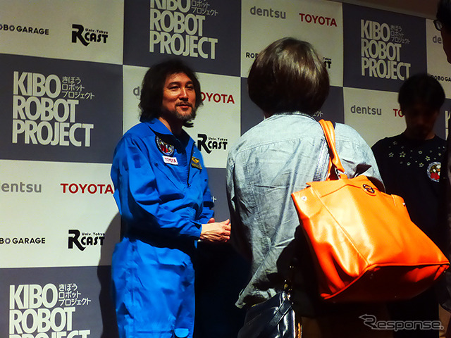 名古屋市科学館(愛知県)で5月17日に実施された「ロボット宇宙飛行士KIROBO特別公開」のようす