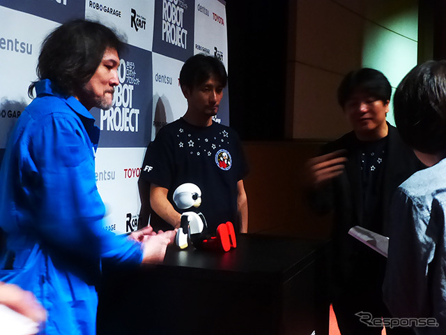 名古屋市科学館(愛知県)で5月17日に実施された「ロボット宇宙飛行士KIROBO特別公開」のようす