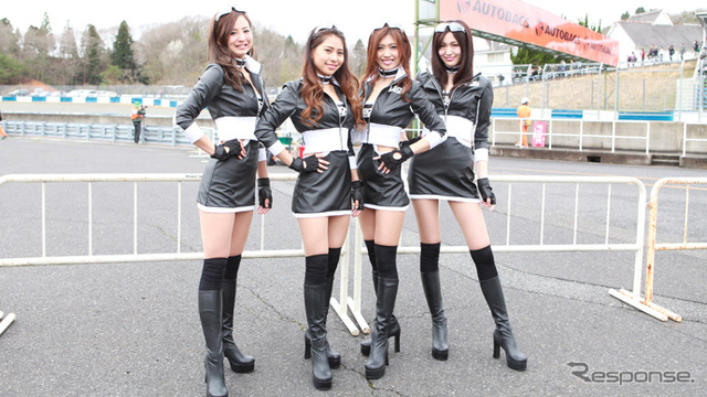 スーパーGT『LEON RACING LADY』安田七奈・八鍬有紗・坂本くるみ・秋山なお