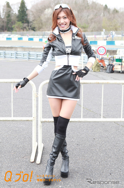 スーパーGT『LEON RACING LADY』安田七奈・八鍬有紗・坂本くるみ・秋山なお