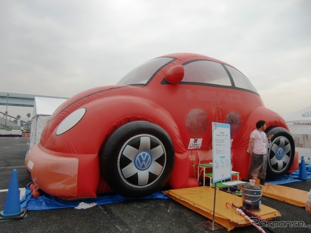 The Beetle トランポリンバルーンハウス