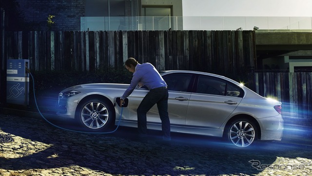 BMW 3シリーズ のプラグインハイブリッド車「330e」