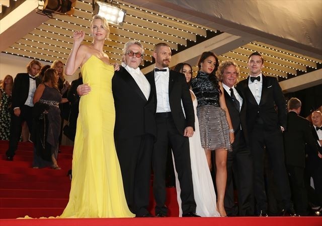 「マッドマックス 怒りのデス・ロード」、カンヌ映画祭レッドカーペットに登場