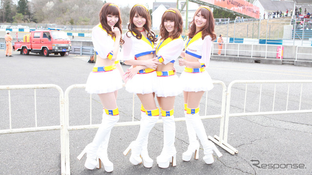 スーパーGT『 Drift Angels』永瀬あや・立花かな・斉藤絢女・岩瀬香奈