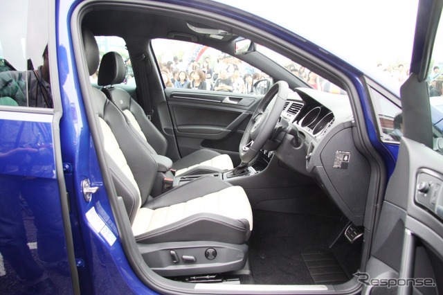 VW ゴルフ R ヴァリアント