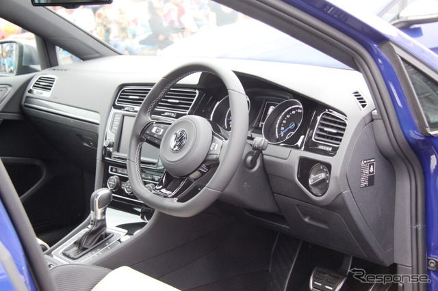 VW ゴルフ R ヴァリアント