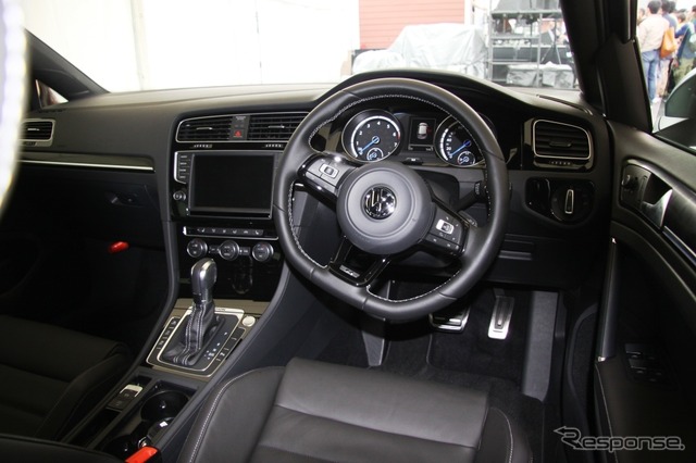 VW ゴルフ R ヴァリアント