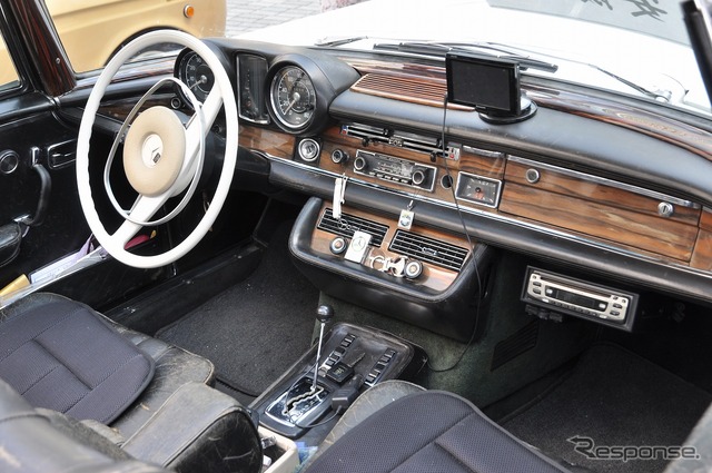 ダイムラーベンツ メルセデス280SE3.5カブリオレ(1970)