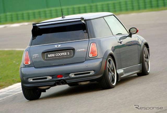 【写真蔵】限定2000台のバカッ速MINI …ギュイーンッ