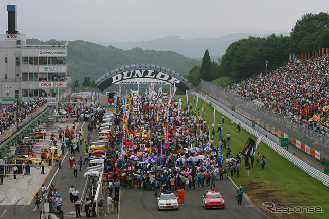 【SUPER GT】写真蔵…第5戦、日産 フェアレディZ が2位・3位