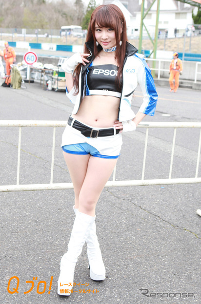 スーパーGT『Epson Nakajima Racing Girl』坂植由梨子・文山恵