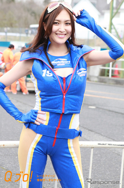 SUPER GT『WedsSport Racing Girls』大津リサ・仲村ありさ