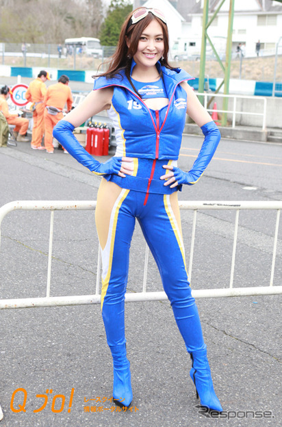 SUPER GT『WedsSport Racing Girls』大津リサ・仲村ありさ