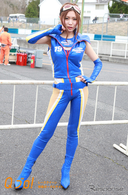 SUPER GT『WedsSport Racing Girls』大津リサ・仲村ありさ