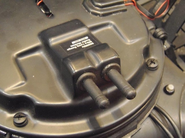 GPSの位置情報を送信する915GHz遠隔無線ユニット