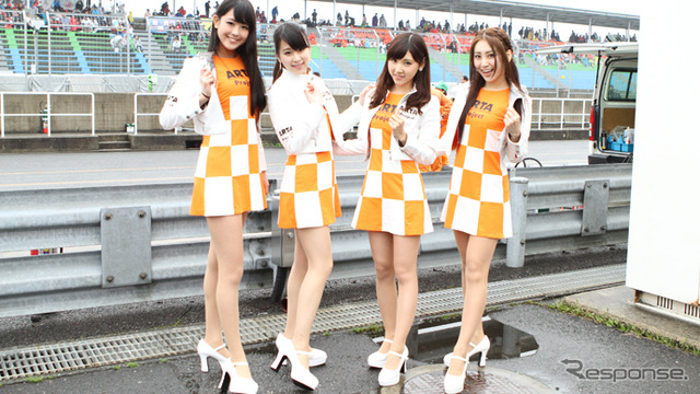 スーパーGT『ARTA GALS』葉月まりか・栗沢綾乃・田中梨乃・森脇亜紗紀