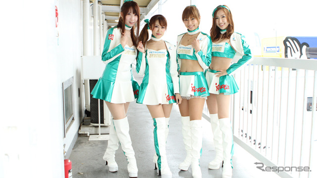 スーパーGT『PETRONAS SYMTIUM LADIES』岩崎由衣・大谷芽衣・綾川ゆんまお・桜井さち