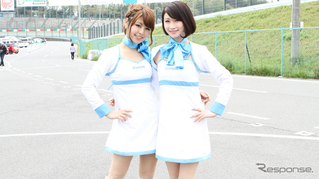 スーパーフォーミュラ『ZOJIRUSHI Circuit Lady』春野佳弥・蒼井彩加