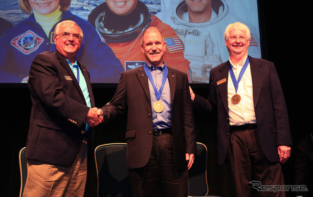 NASAの英雄4人、米宇宙飛行士殿堂入りを果たす（1）