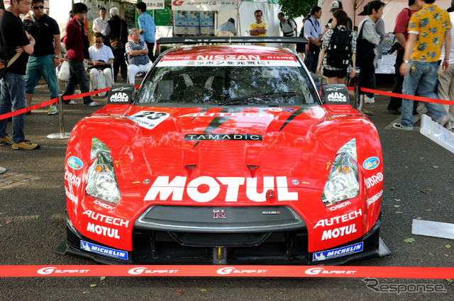 Y156に展示された2013MOTUL AUTECH GT-R