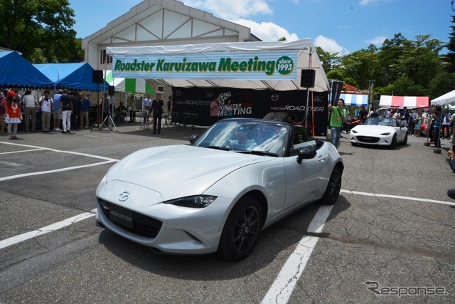 メインステージのトークショーは、NDロードスターが登場(ロードスター軽井沢ミーティング2015)