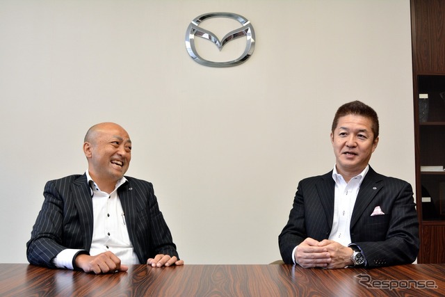 マツダ アクセラを担当する、児玉眞也 開発主査(左)と田端孝司チーフデザイナー(右)