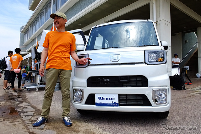 SEA TO SUMMIT 2015(5月30・31日、広島県江田島市)で先行展示されたダイハツ『ウェイク X mont-bell version SA』(仮称)。イベント現場では、同社製品企画部チーフエンジニアの中島雅之氏がリーダー的存在でチームを引っぱった