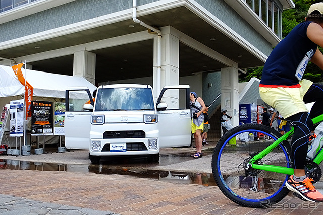 SEA TO SUMMIT 2015(5月30・31日、広島県江田島市)で先行展示されたダイハツ『ウェイク X mont-bell version SA』(仮称)