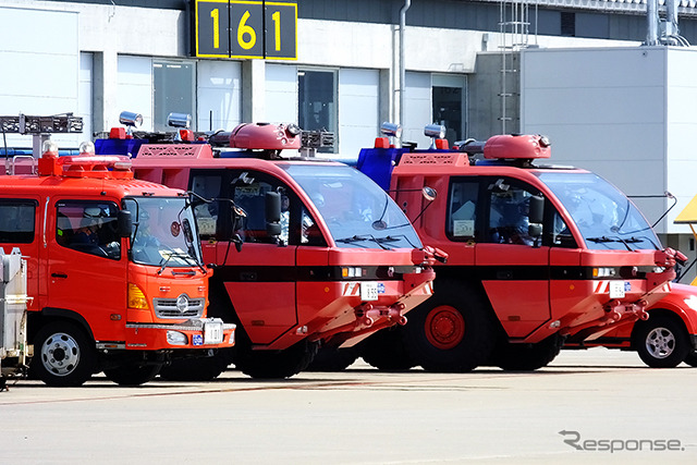 ジェットスター・ジャパン成田－香港線の初日。放水車による歓迎アーチも行なわれた