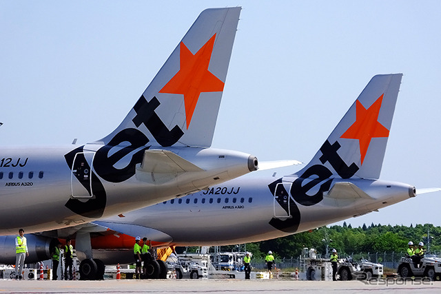 ジェットスター・ジャパン成田－香港線の初日。晴天の成田空港にジェットスター機が行き交う