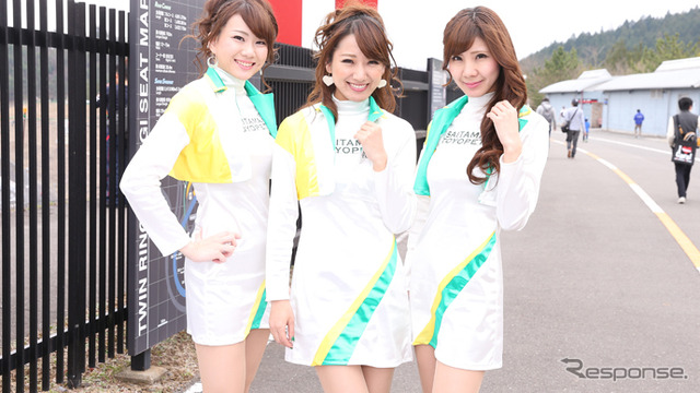 スーパー耐久シリーズ2015『埼玉トヨペットサポーターズ』結城沙織・阿川麻美・片瀬亜乃
