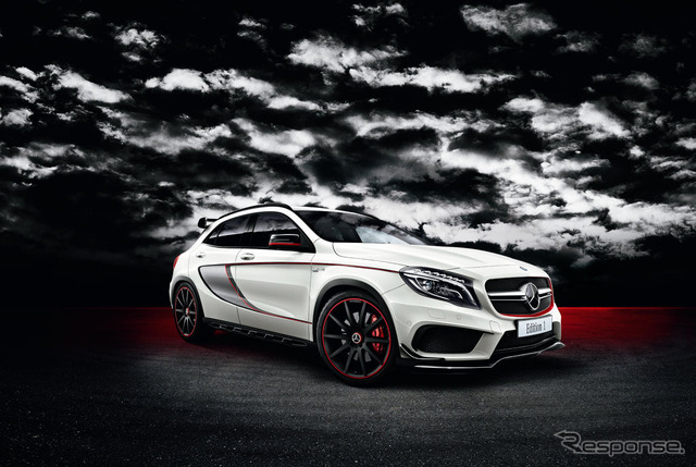 メルセデスベンツ　GLA45 AMG