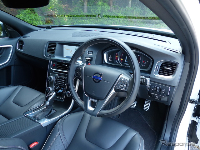 ボルボV60 T6 AWD R-DESIGN Tuned by Polestar
