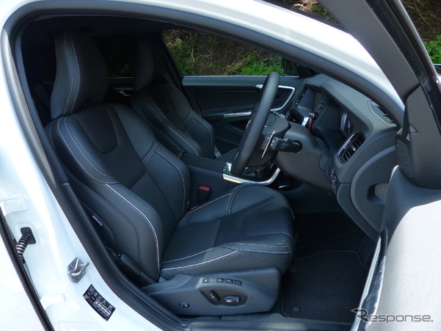 ボルボV60 T6 AWD R-DESIGN Tuned by Polestar