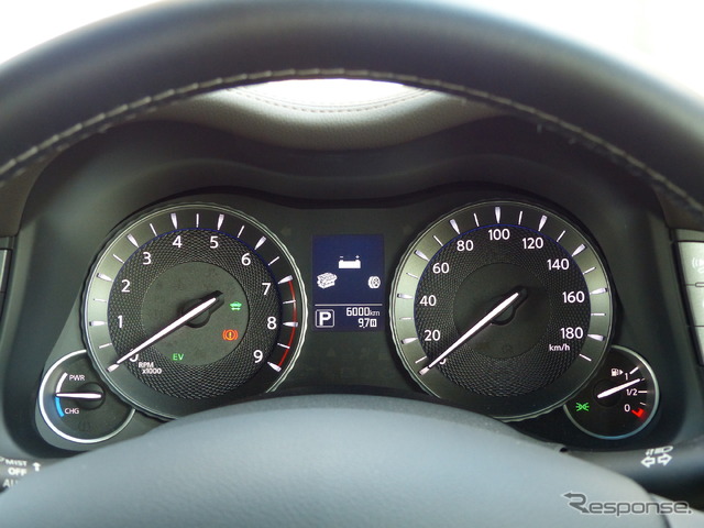 ボルボV60 T6 AWD R-DESIGN Tuned by Polestar