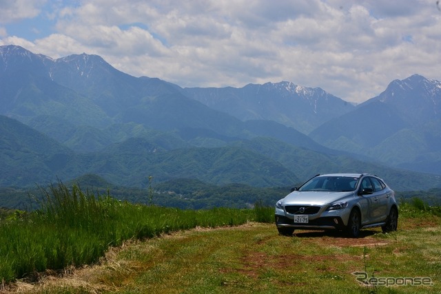 「V40クロスカントリーT5 AWD」