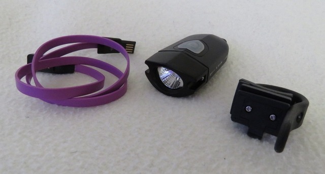 【津々見友彦の6輪生活】抜群の照射力!シーコンのLEDライト「LINK HL-04」