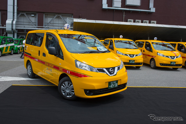 日産 NV200タクシー