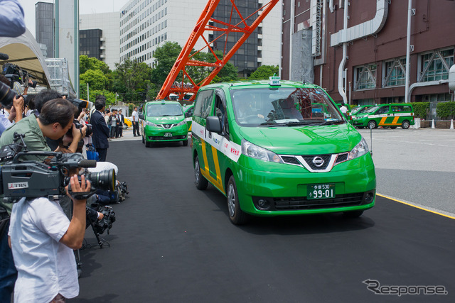 日産 NV200タクシー