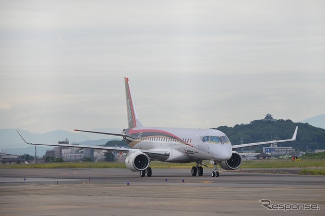 三菱MRJ、飛行試験機初号機による走行試験