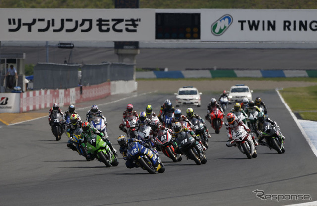 2014年 もてぎ2&4レース J-GP2 スタートシーン