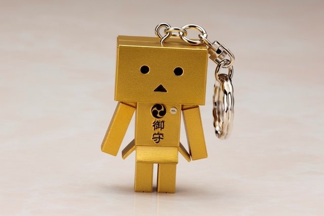 ダンボーが恋や学業を応援!お守りマスコット「omamori DANBOARD」11月発売