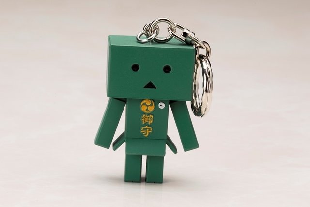 ダンボーが恋や学業を応援!お守りマスコット「omamori DANBOARD」11月発売