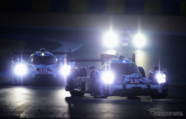 15時間が経過し、いよいよ夜明けを迎える2015ルマン24時間